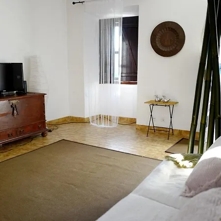 House With 2 Bedrooms In With Furnished Terrace And Wifi 15 Km From The Beach